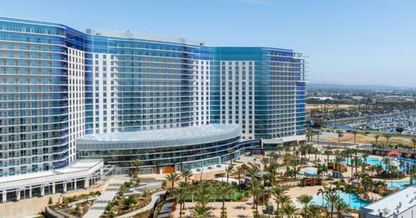Gaylord Hotels Expands to the West Coast