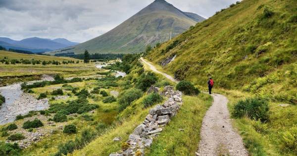 5 Best UK Trails for Walking Holidays and Itineraries