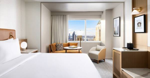 HYATT REGENCY TIMES SQUARE MAKES ITS DEBUT