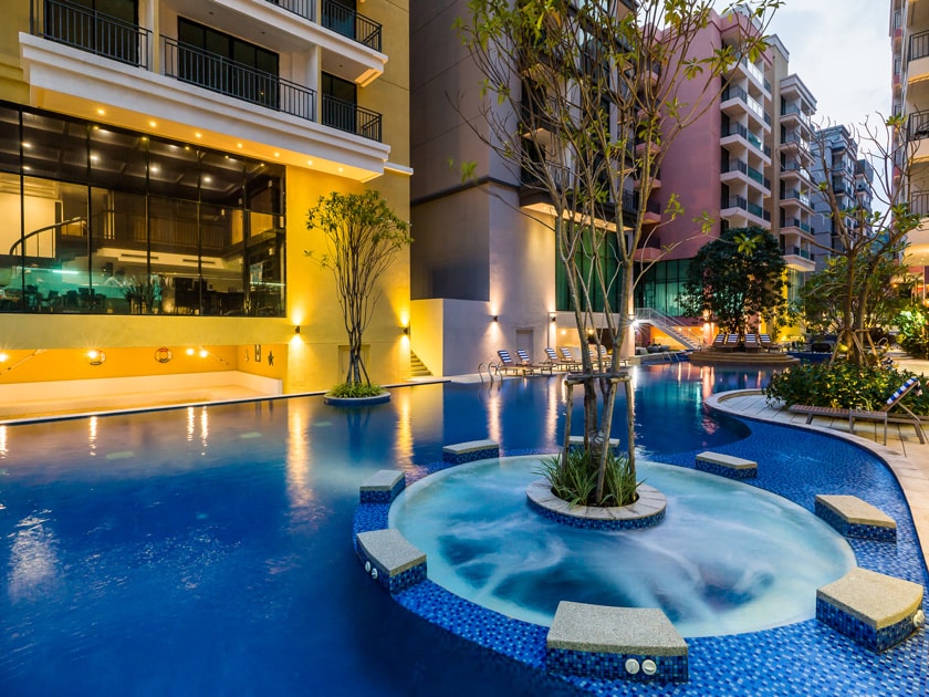 Citrus Grande Hotel Pattaya pool 2